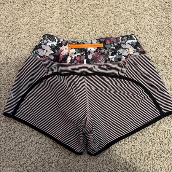 Lulu size 4 - Picture 1 of 2